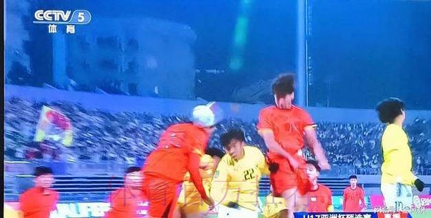 赵松源独进六球 中国队12比0战胜文莱队